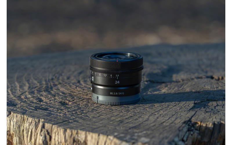 Sony SEL24F28G - Full-Frame Lens FE 24mm F2.8 G - Premium G Series