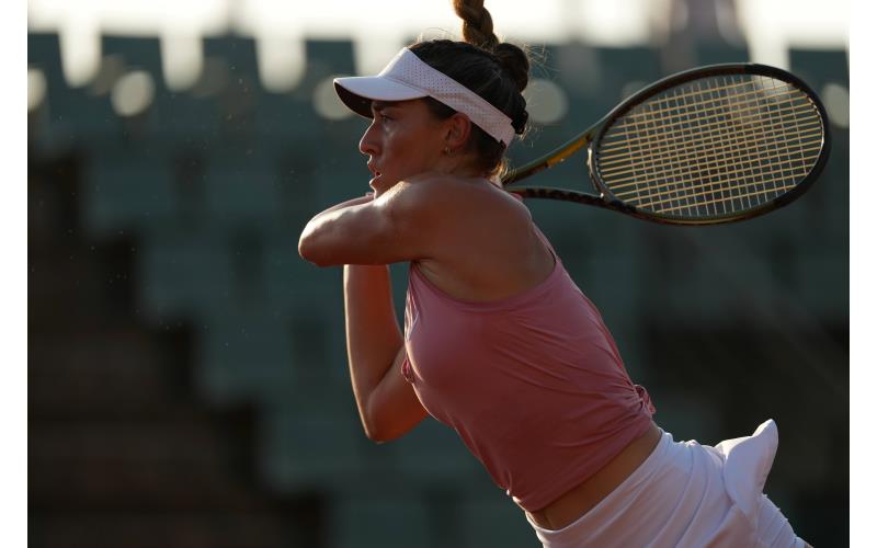 SEL300F28GM Sample Image